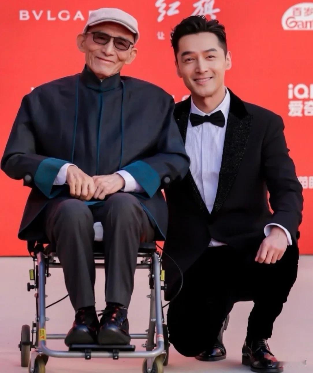 很多人说，胡歌前半生不幸。爆红时出车祸重伤，助理不幸离世、母亲撒手人寰。他却说自