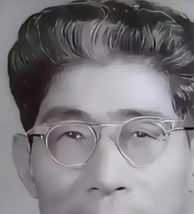 1967年北京某会场走廊，傅钟笑着伸手，许世友眼皮一抬，等对方转身甩出一句：“我