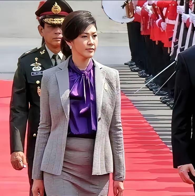 她真的好美啊，着实太会长了，难怪那么多人喜欢她。