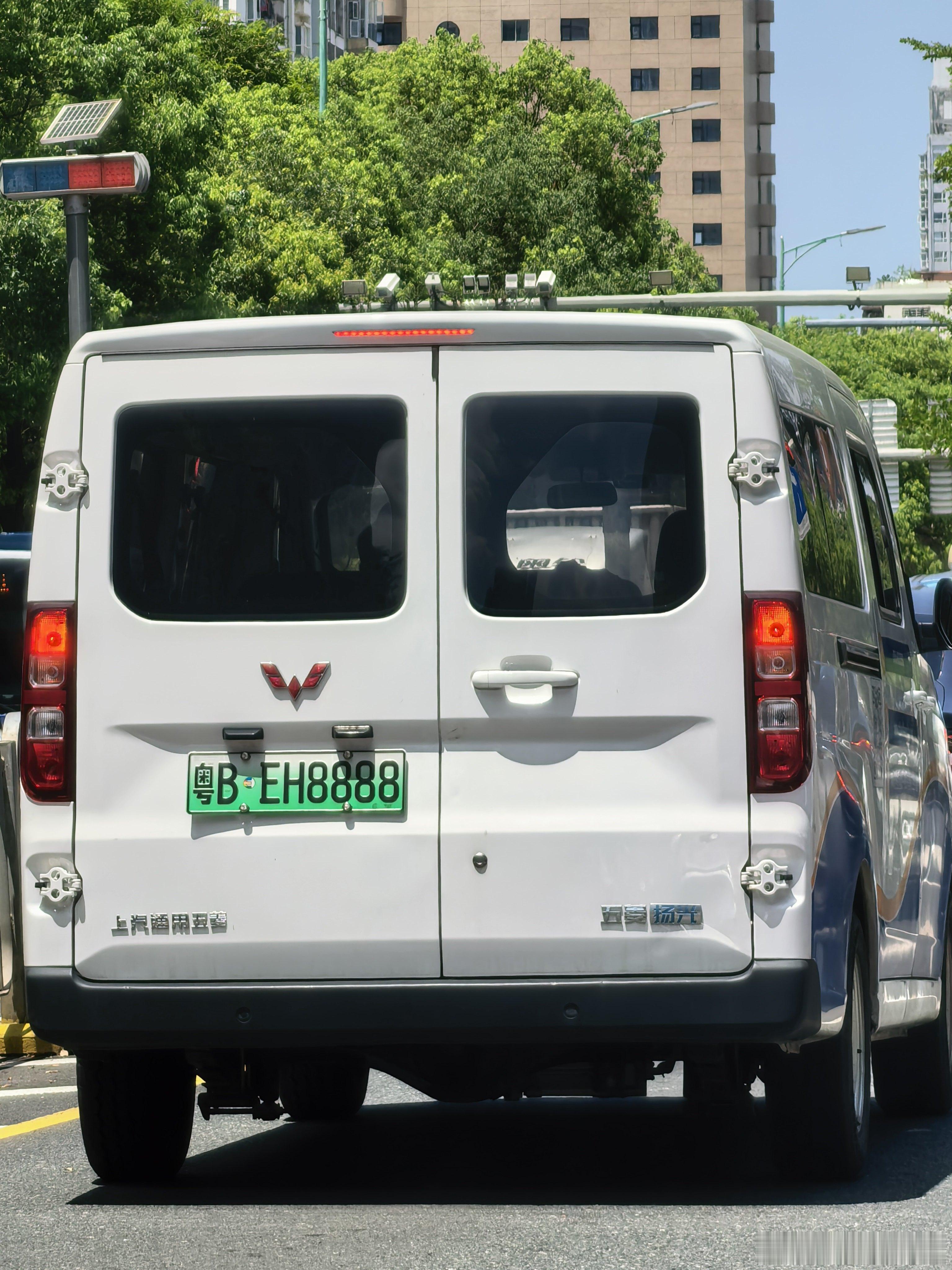新能源豹子号………？豹子号阿康爱玩车