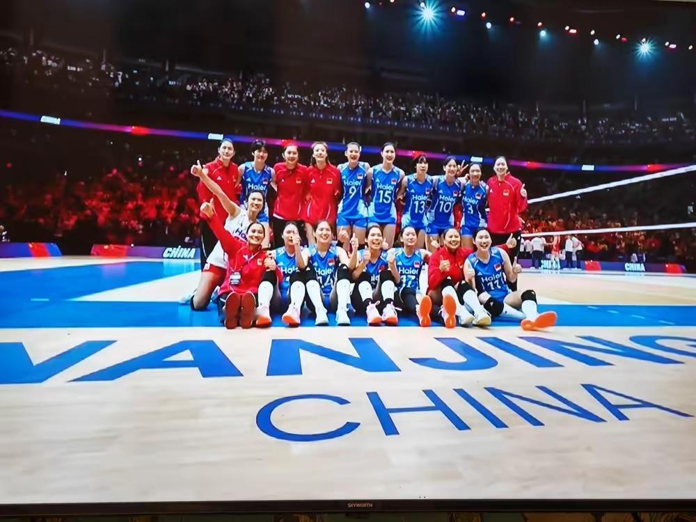 拿下该拿下的比赛，冲击不可能拿下的比赛，这是大众球迷对国家女排的鞭策和建议，教练