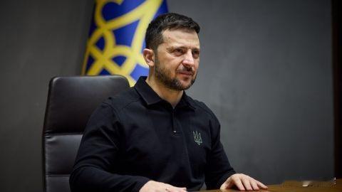 【三步方案：泽连斯基解释特朗普应如何向普京施压】

2月15日，泽连斯基指出，美