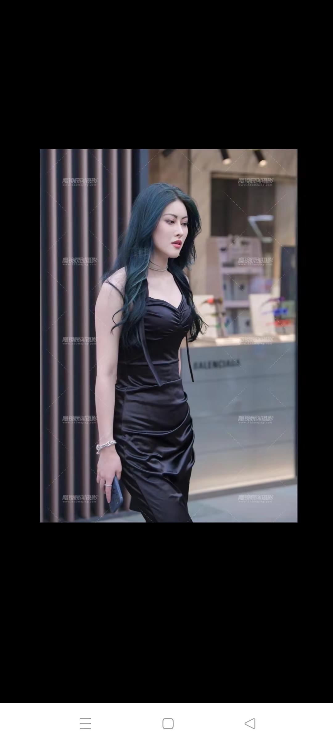 街拍穿搭美女 时尚街拍辣妹