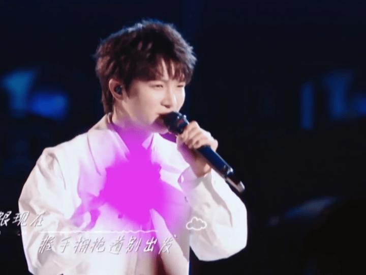 #周深祝毕业快乐##周深 祝你毕业快乐#周深在毕业歌中唱出无数个“再见”，那些歌