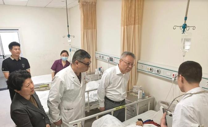 5 月 5 日，湖南省委书记沈晓明第一时间赶往浏阳事故救援处置现场，亲自走到一线