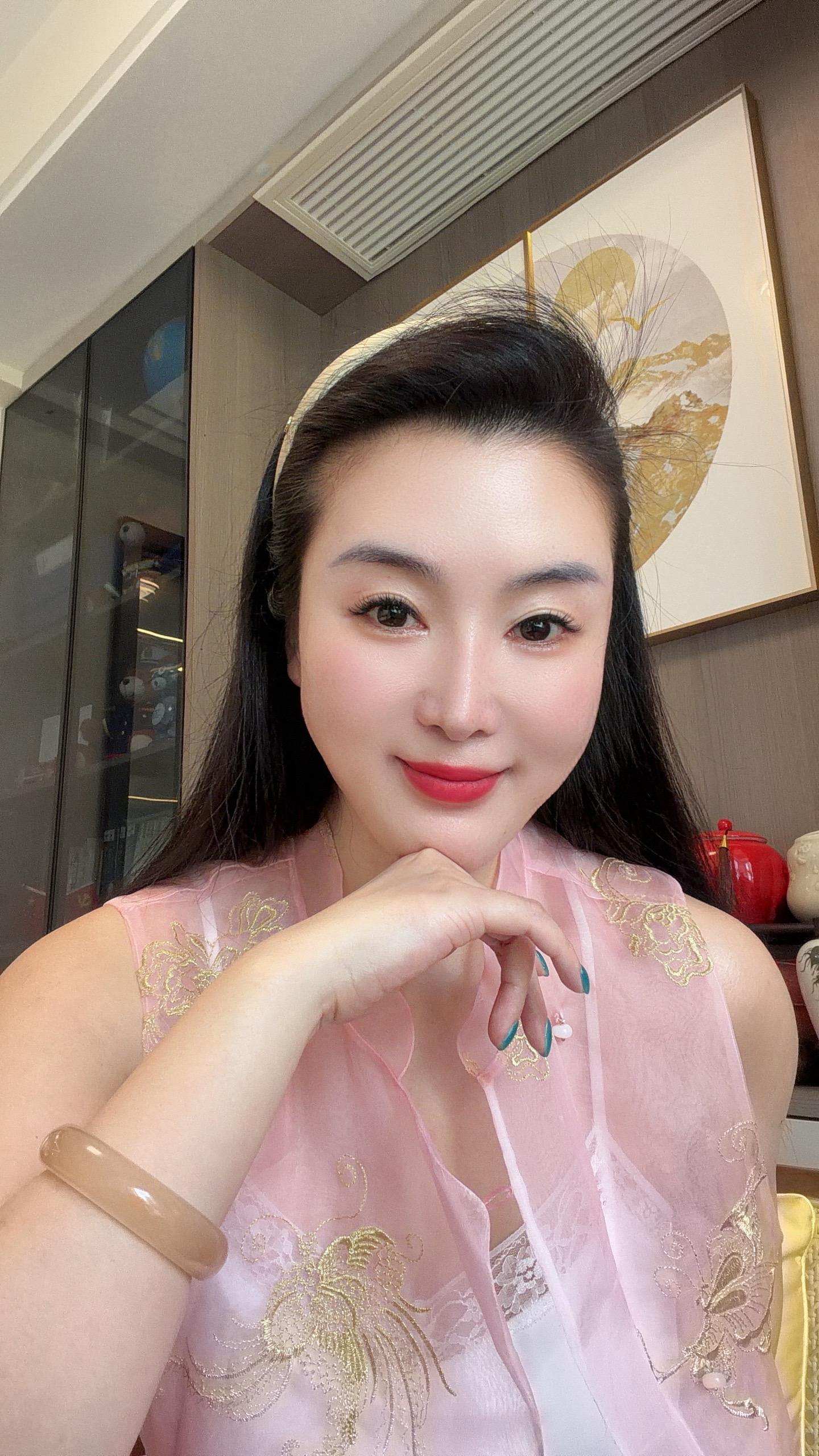 忙完琐碎家事，坐下来喝杯茶歇口气