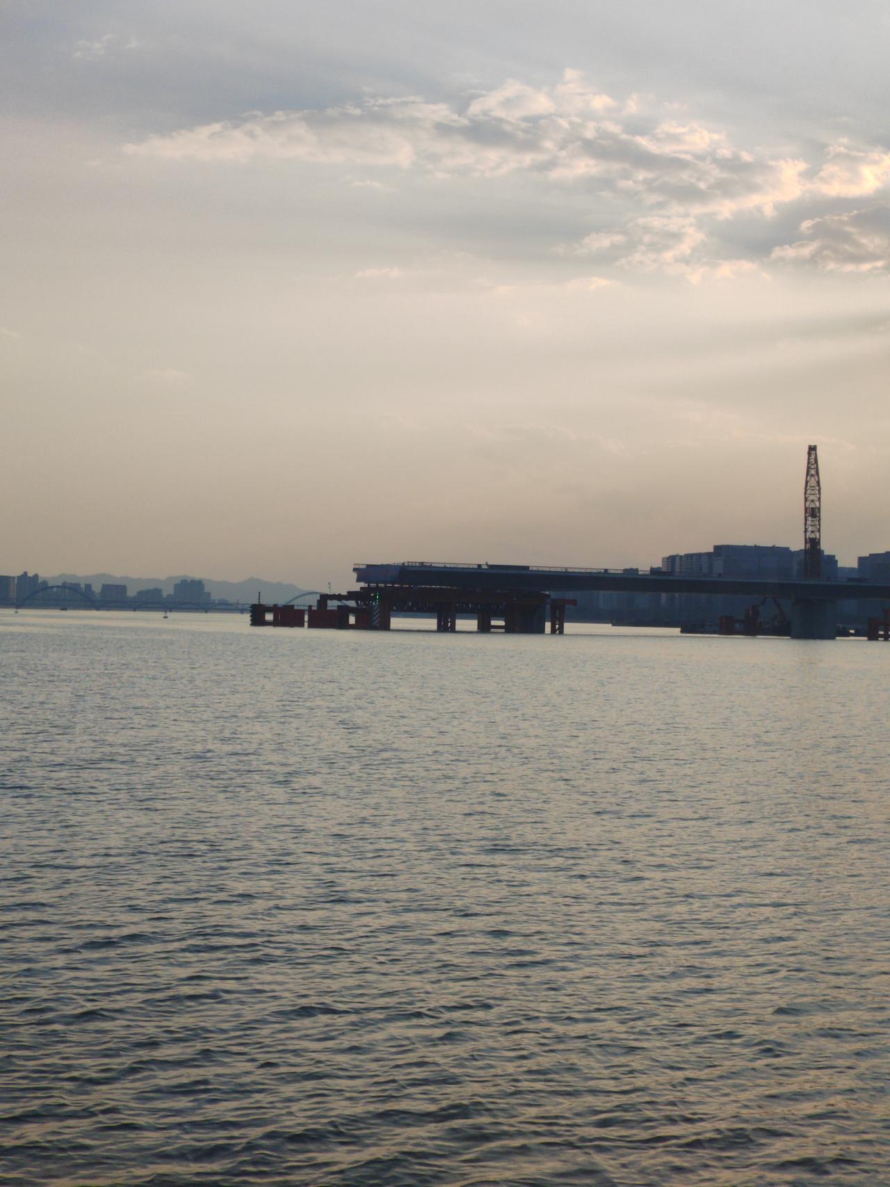 美日菲也好，美日欧澳也也好，时不时在咱家门口搞演习，摆出一副气势汹汹的样子！
于