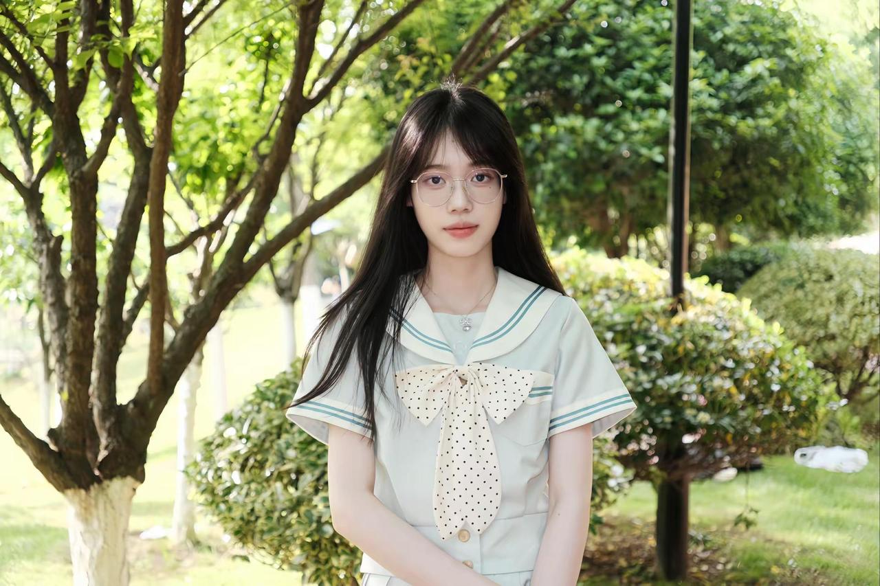 用一通电话分世界两边 却绝不见面。夏天的味道 jk 阳光明媚的一天 穿搭