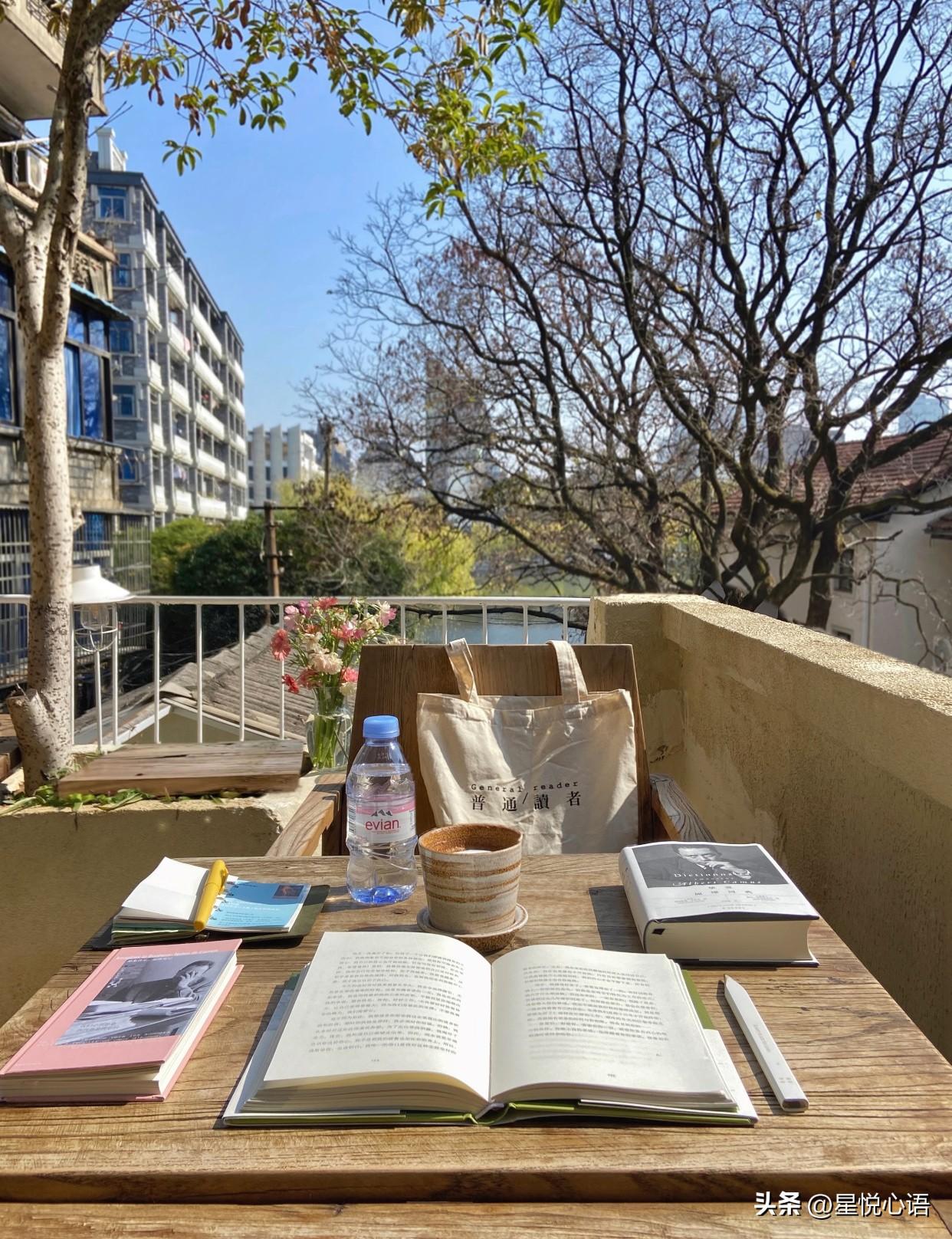 人在低谷时，别让任何人围观你的重建

荣格说：不要让任何人，围观你的重建过程。