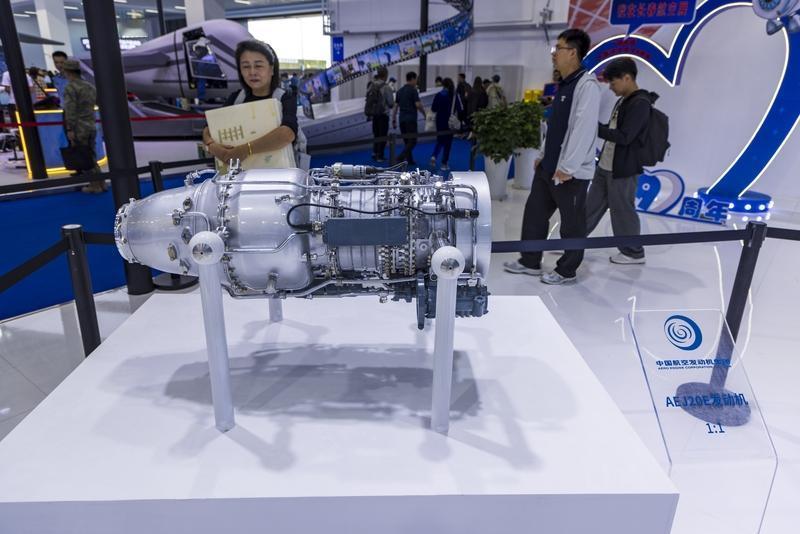 中国航发在2025年11月27日珠海亚洲通用航空展上，推出了不加一滴航空燃油的兆