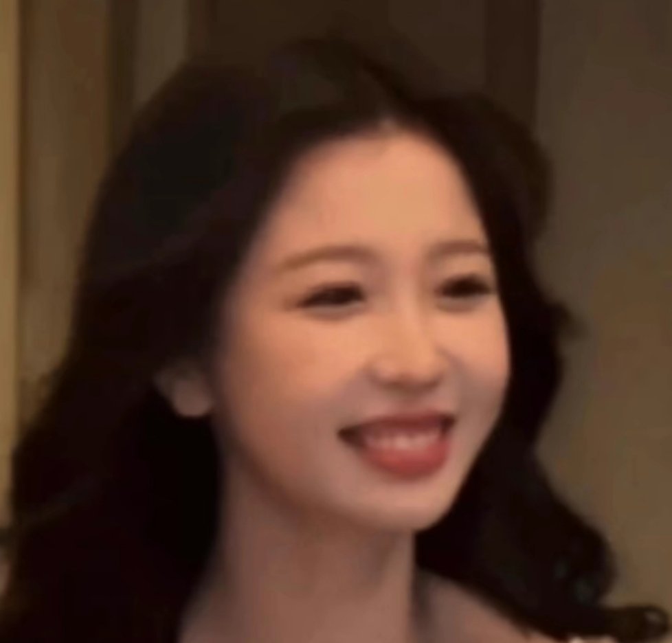 她简直就是世界上最可爱的女孩子。 