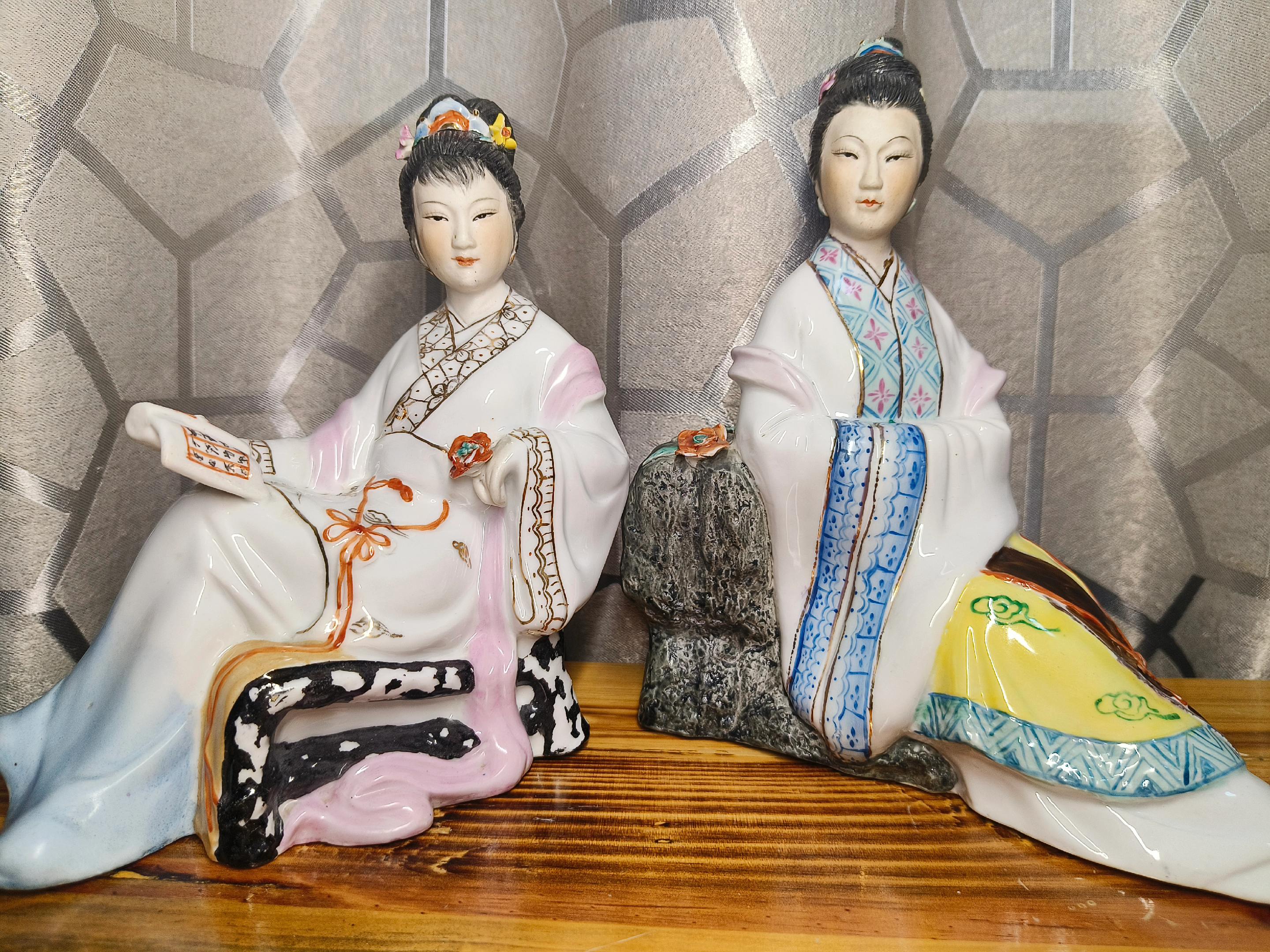 美女望书