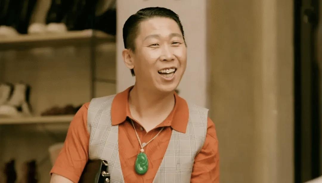 你看这剧情，简直像个活生生的生存指南。30万，别说现在，换个十年前，估计也能吓掉