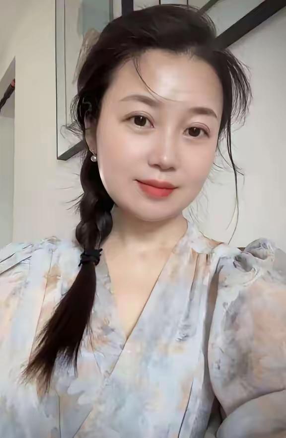 39岁单身无孩，仍可生育，往后只愿顺其自然
 
到了39岁这个年纪，单身无孩，身