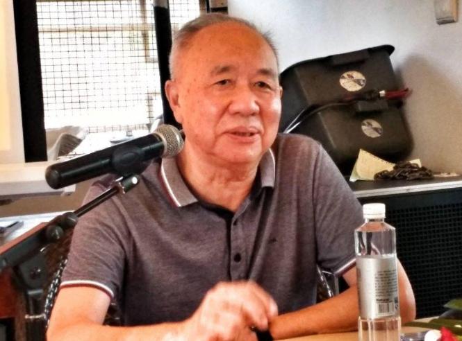 1999年，中国前首富牟其中坐着奥迪上班，途中被捕，一同被捕的还有他的小姨子夏宗