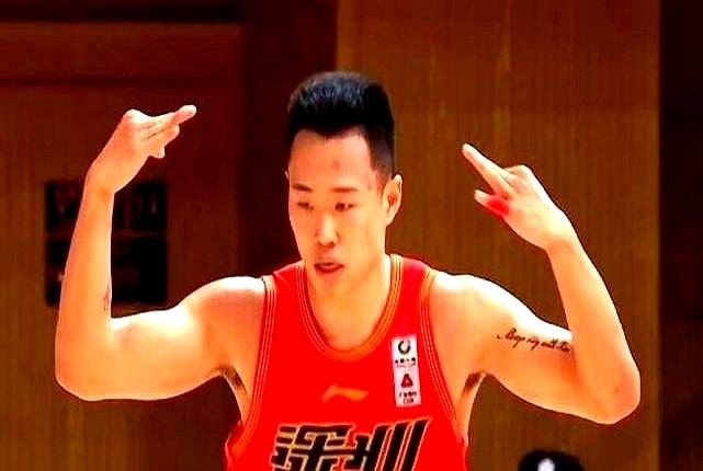 体育板块

国内射手投篮比贺希宁慢了0.1秒。

这哥们现在投篮根本不调整！球还