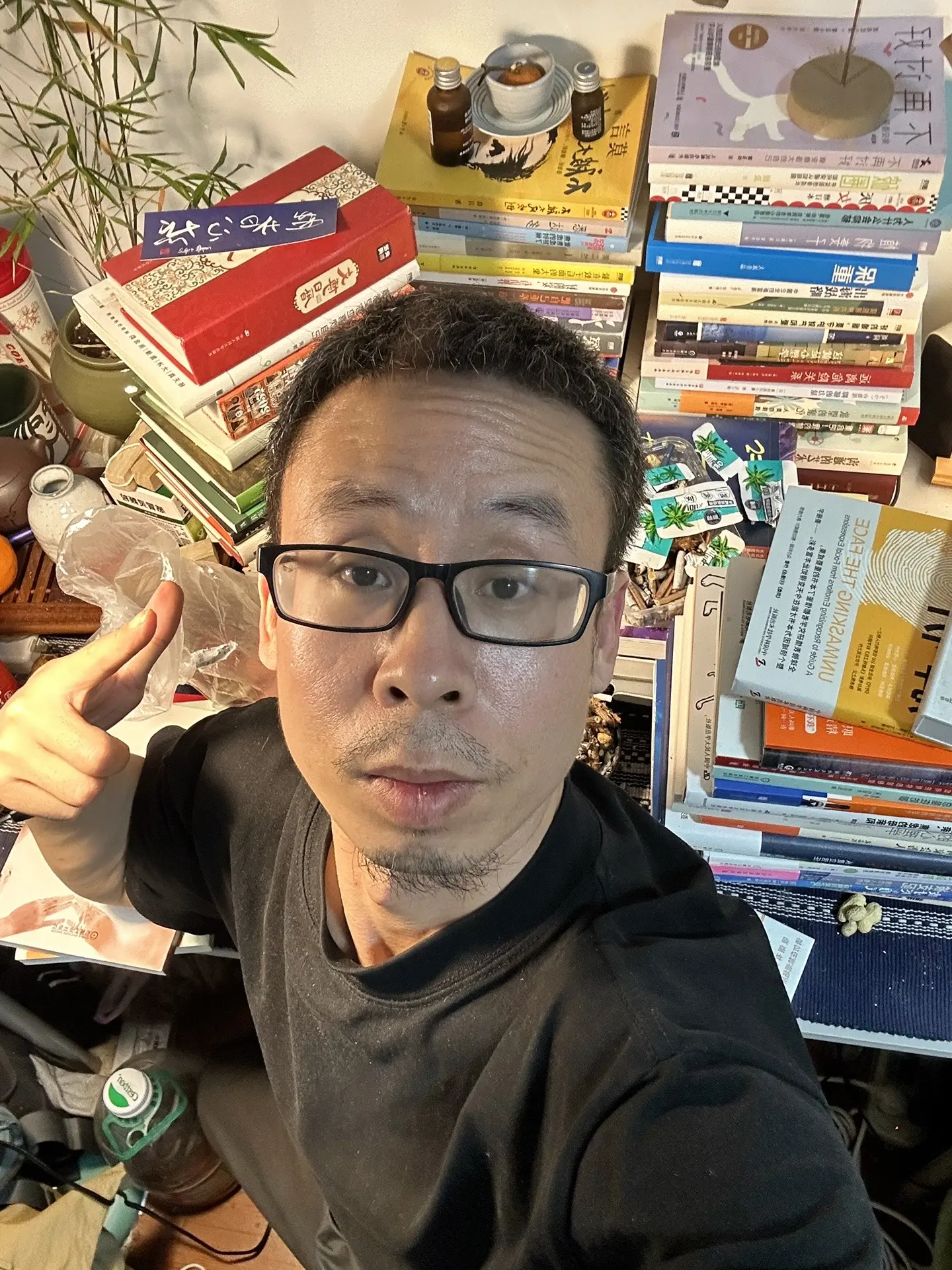建议女孩子把这几句话背烂： 1. 永远不要把别人当成解药，永远爱自己。...