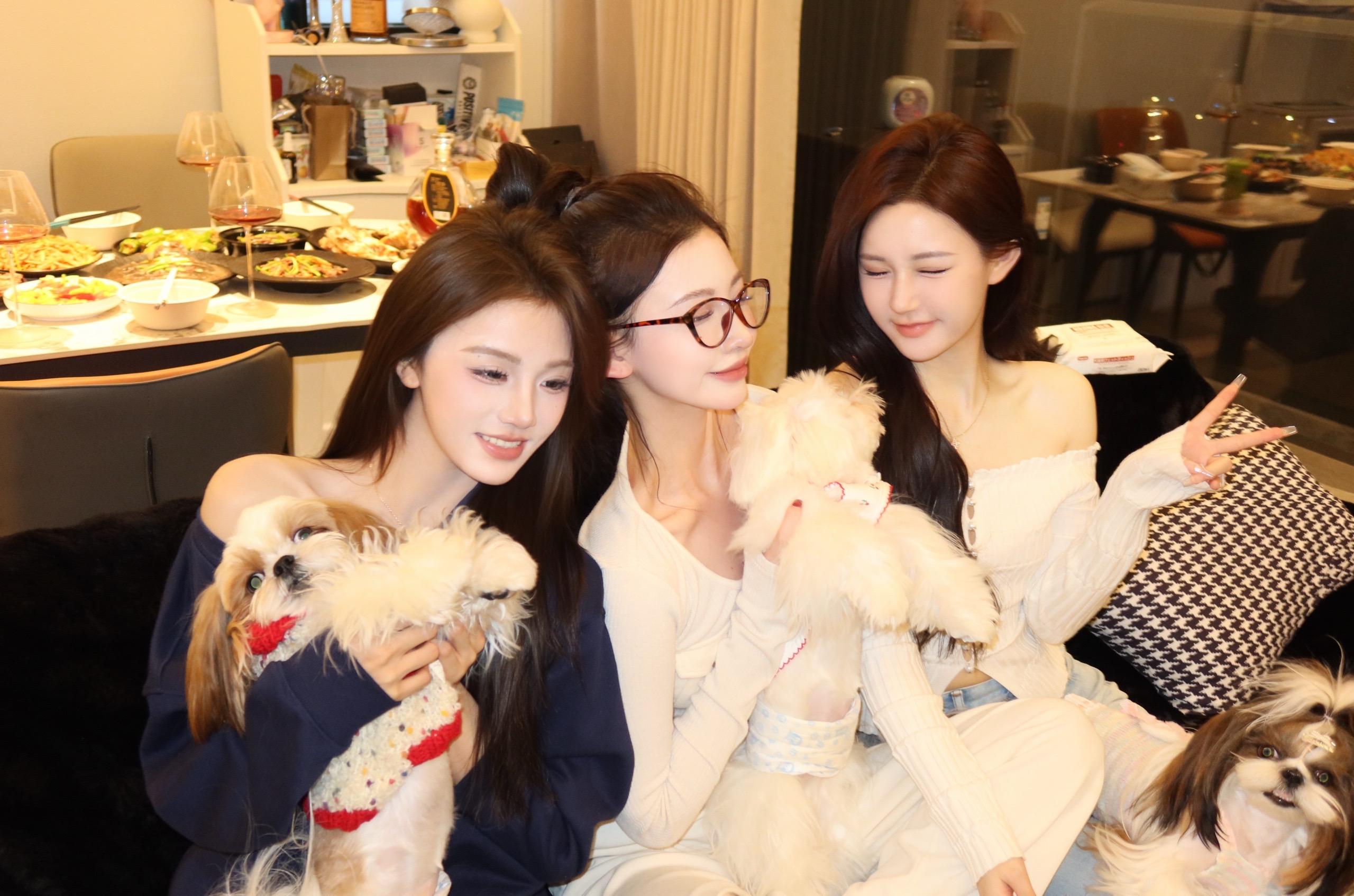 跨年的烟火  绽放天空