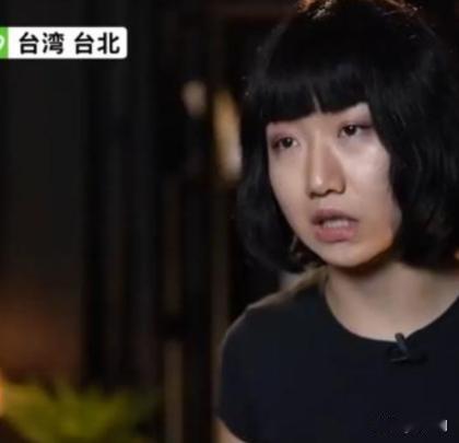 “反华妖女”！她为抹黑中国，连父母也不肯放过，结果在澳洲参加反华游行时，竟被当地