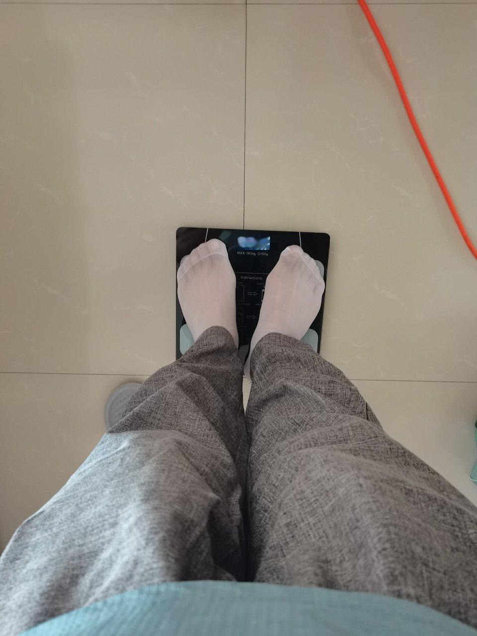 人到中年，把自己重新养一遍，即简单又高级。 