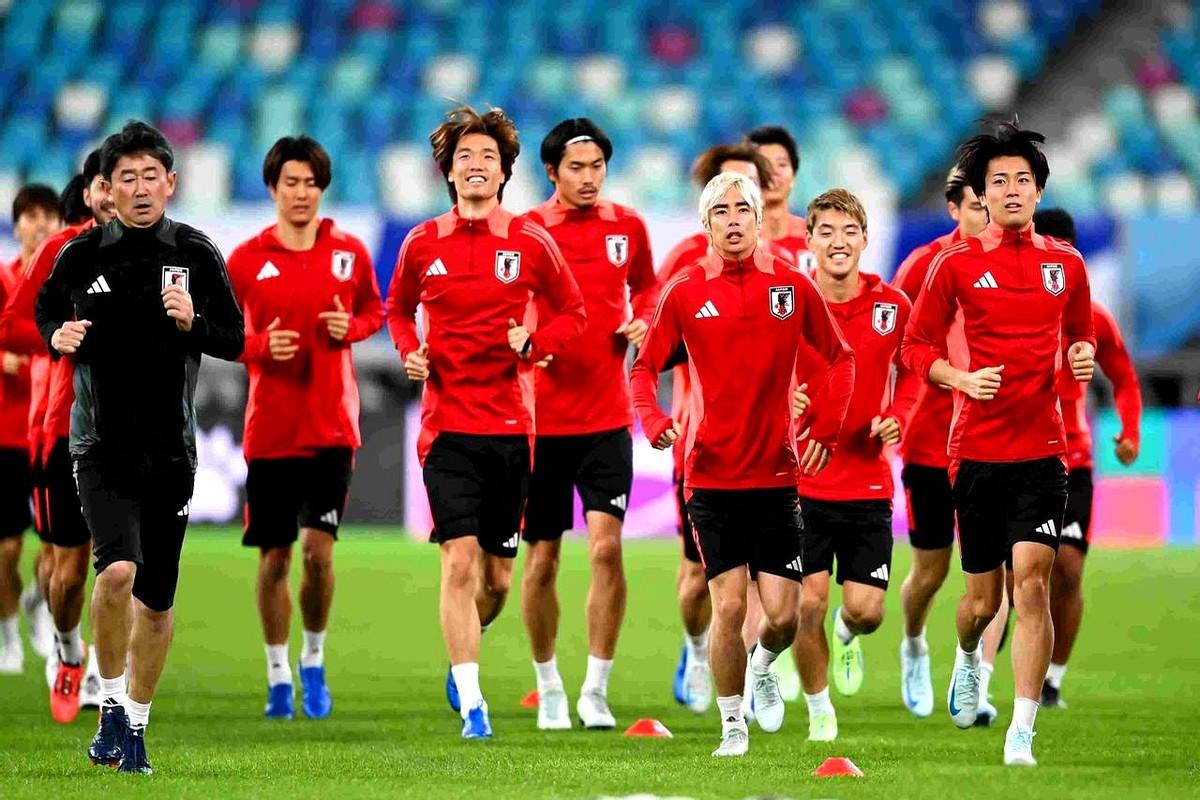 由于分组规则被划入第
咱们日本队好不容易升到第二档，以为能喘口气，结果眼睛一扫，