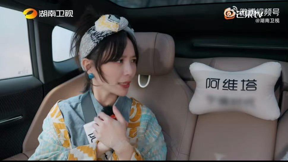 黄雅莉说生育晚一点不是坏事 黄雅莉说妈妈21岁就生了她，感觉还是小孩就变成妈妈了