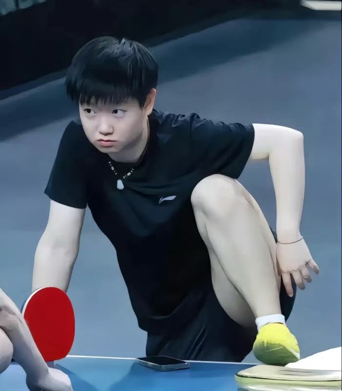 虽然是世界第一，但是非常可爱～[awsl]孙颖莎vs巴约分别以 11比7、11比