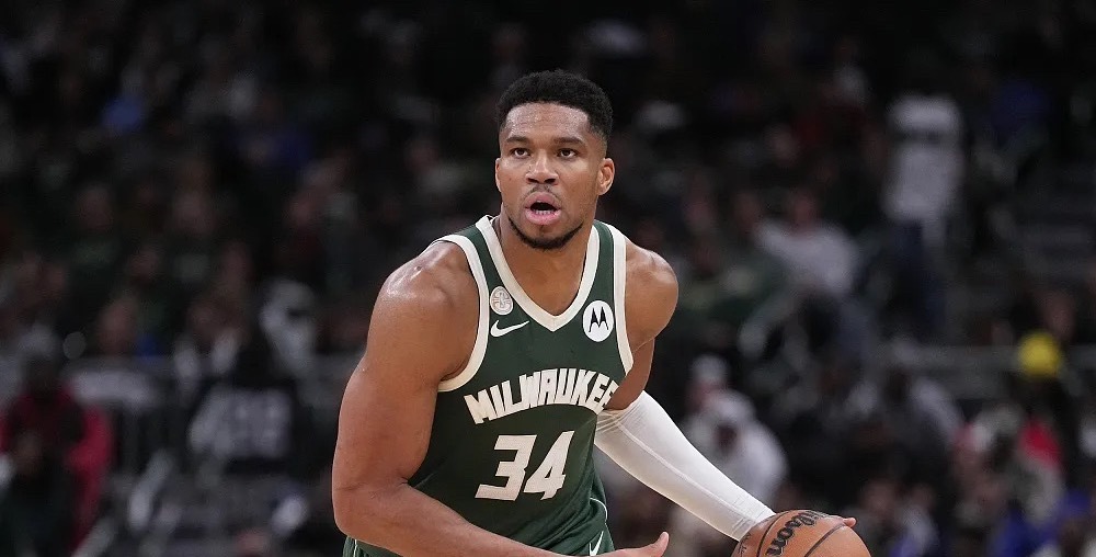 根据此前名记Shams的报道，球员工会就雄鹿队试图阻止字母哥上场比赛一事发表声明