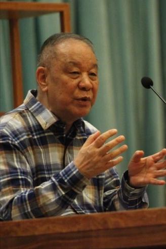 作家，刘心武说，我是一个幸运儿，发表钟鼓楼，时间刚刚好，再晚一点，就是魔幻现实的