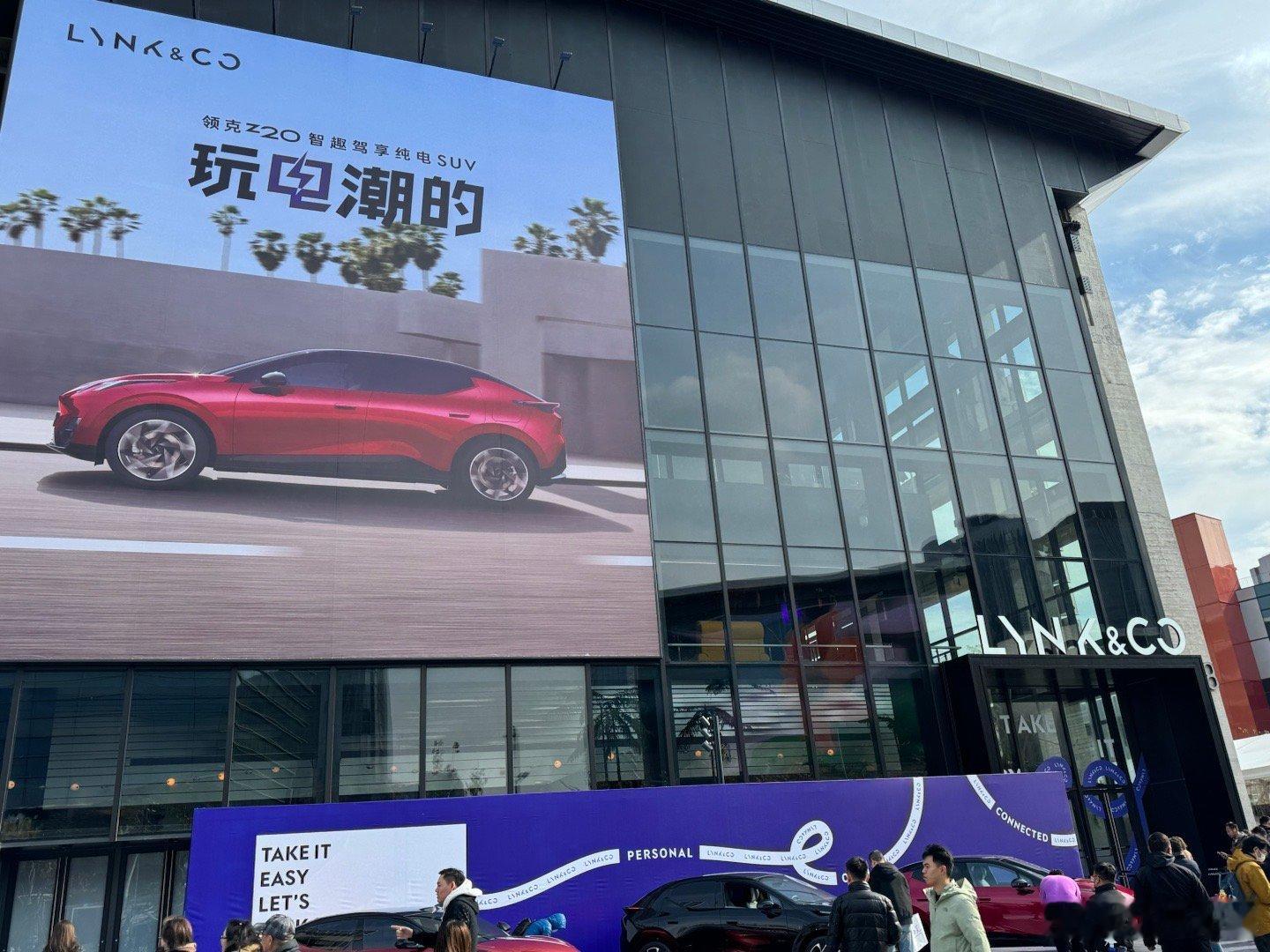 从市场数据来看，高品质小车（含SUV和hatchback）在国内可能并没有厂商预