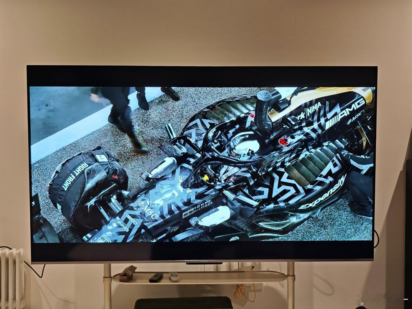 在公司三刷F1:狂飙飞车 非常不错的电影，值得推荐