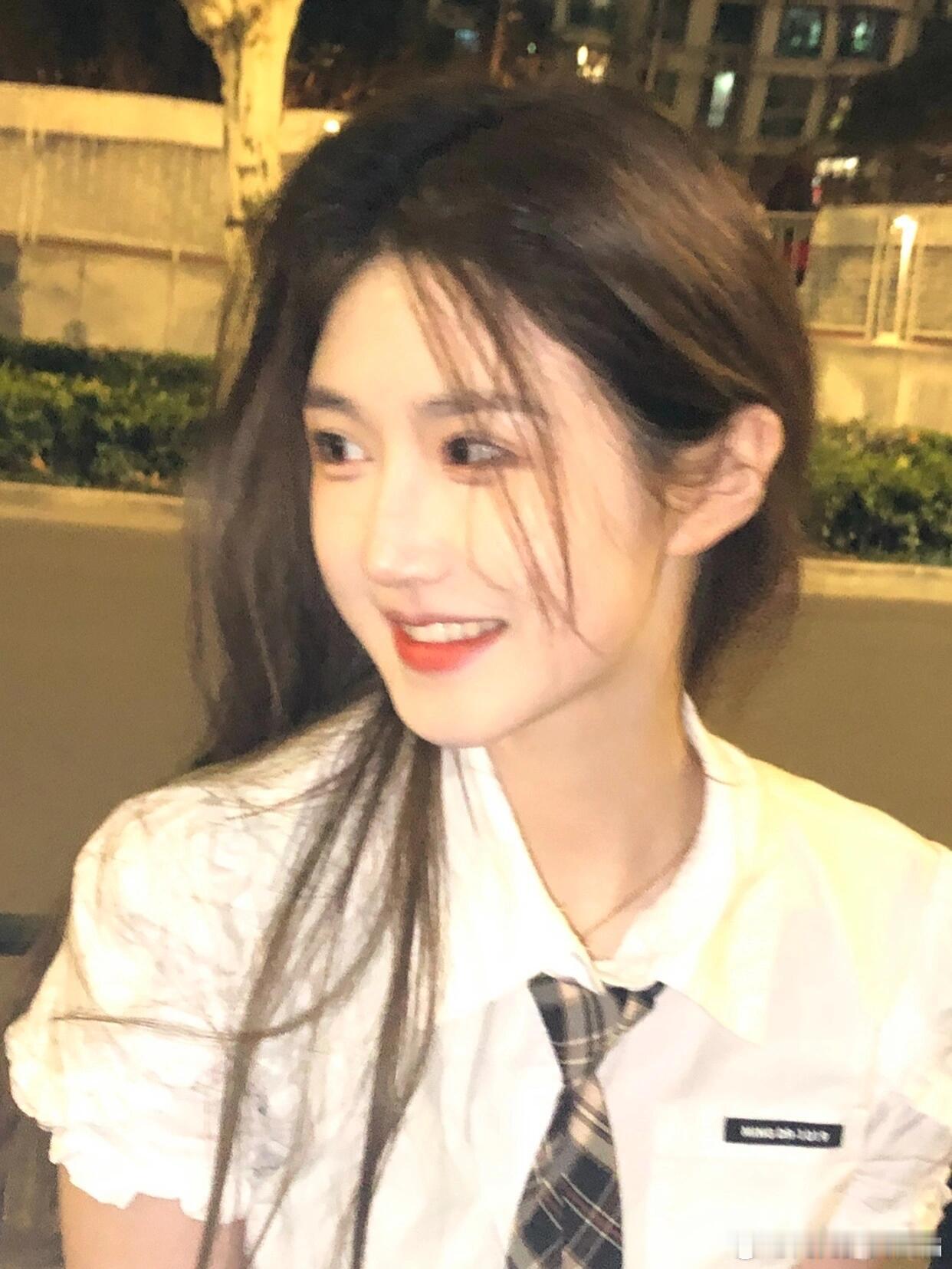 知世故而不世故我的底牌永远真诚 