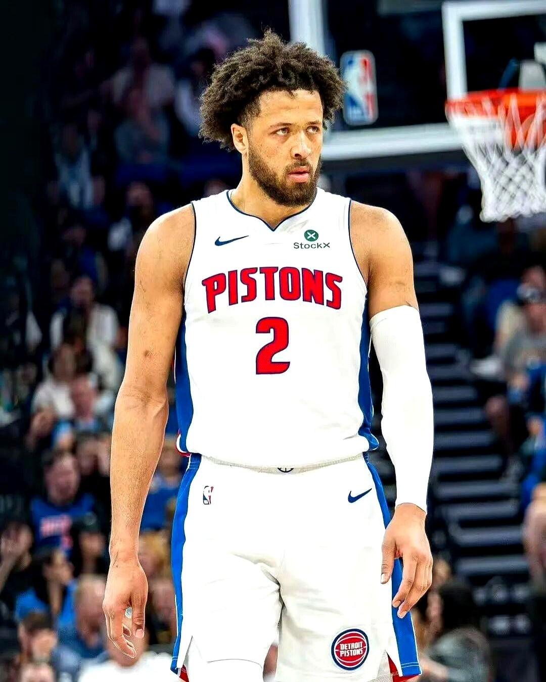 9场8胜。这就是哈登带着骨折的右手拇指，复出后交出的成绩单。

今天打东部第一活