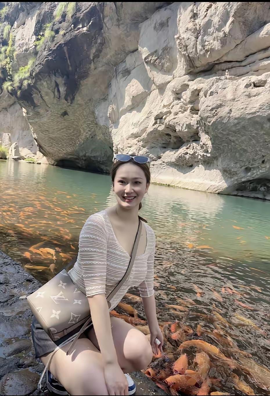 要不要一起喂鱼