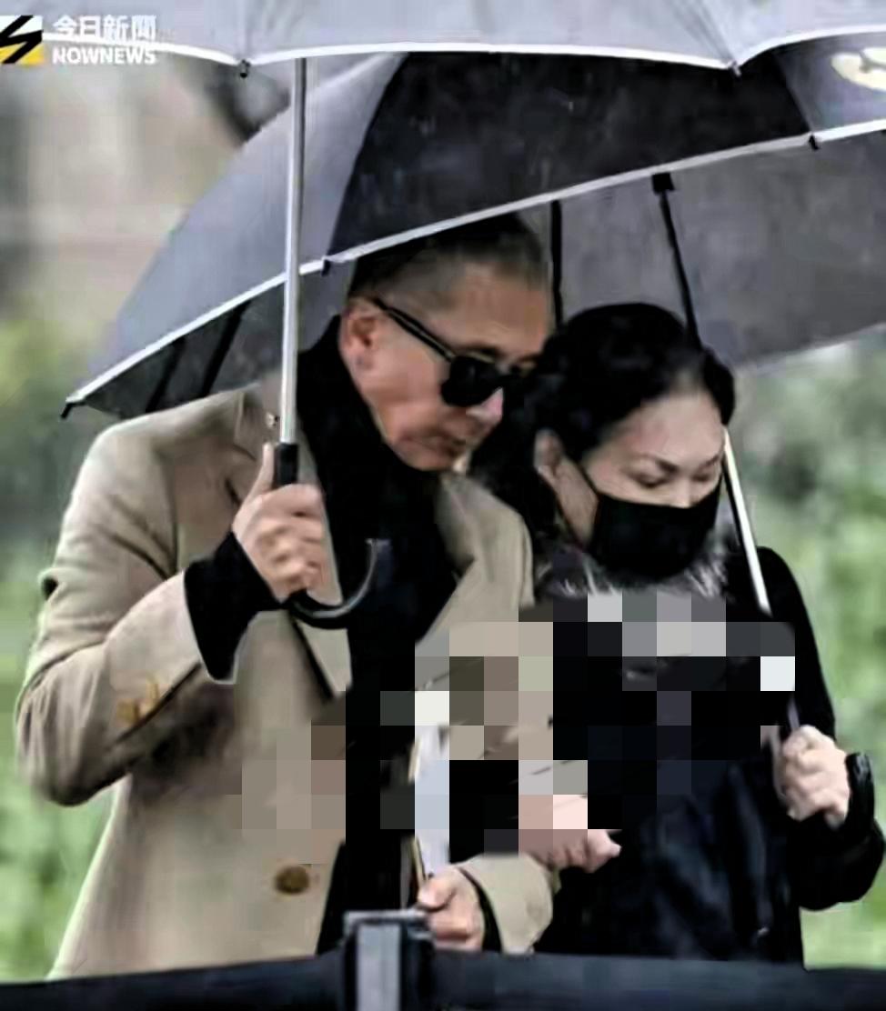 深情人设轰然崩塌，具俊晔正式与S家争夺大S遗产
 
当初主动弃权获全网夸赞，如今