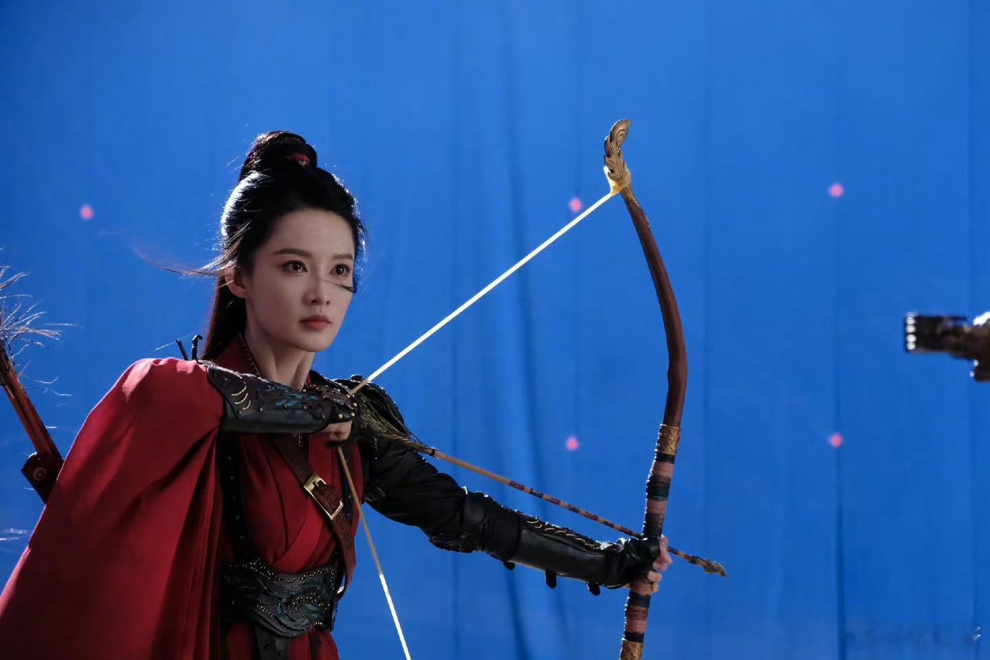 李沁红衣女将军李沁女将军射箭 ​来看双强的狠狠爱 ​​​