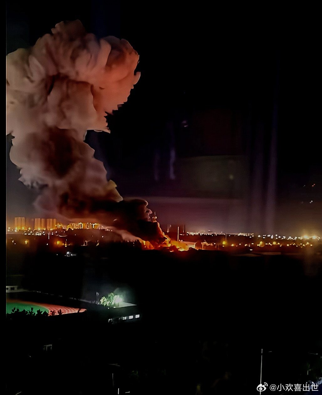 中国大陆山东省青岛市平度发生爆炸，同城和府西面砰的一声爆炸了