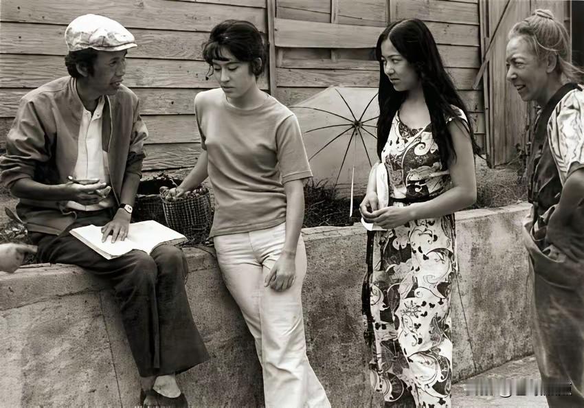 日本影坛七、八十年代的美女影星栗原小卷。
图一她在七十年代拍摄电影《望乡》时的工