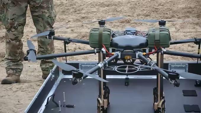 《图片报》报道，当地时间8日，波兰副总理兼外长西科尔斯基宣布，经过长达半年的秘密