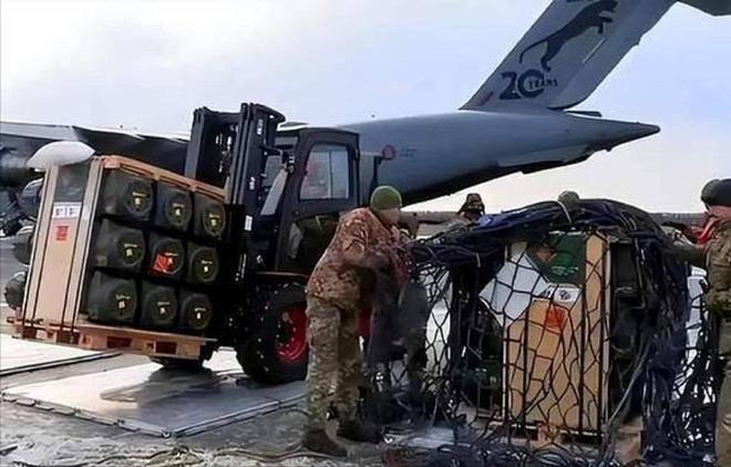 别再骂中国 “怂” 了！美国对台军售步步紧逼，我们不向胡塞卖武器，不是不敢，是看