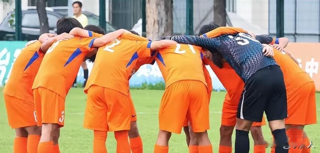 邹绍烽一击致胜，山东泰山U17男足1-0胜上海海港U17。
8月18日上午，20