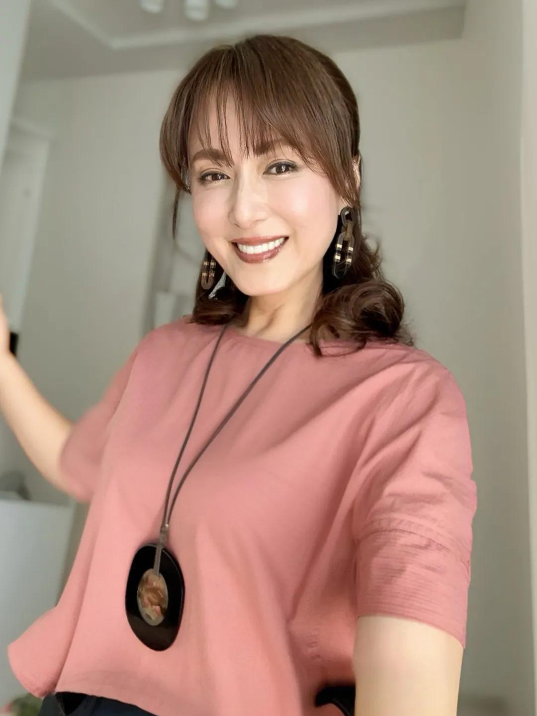 怎样穿搭知性又显身材?