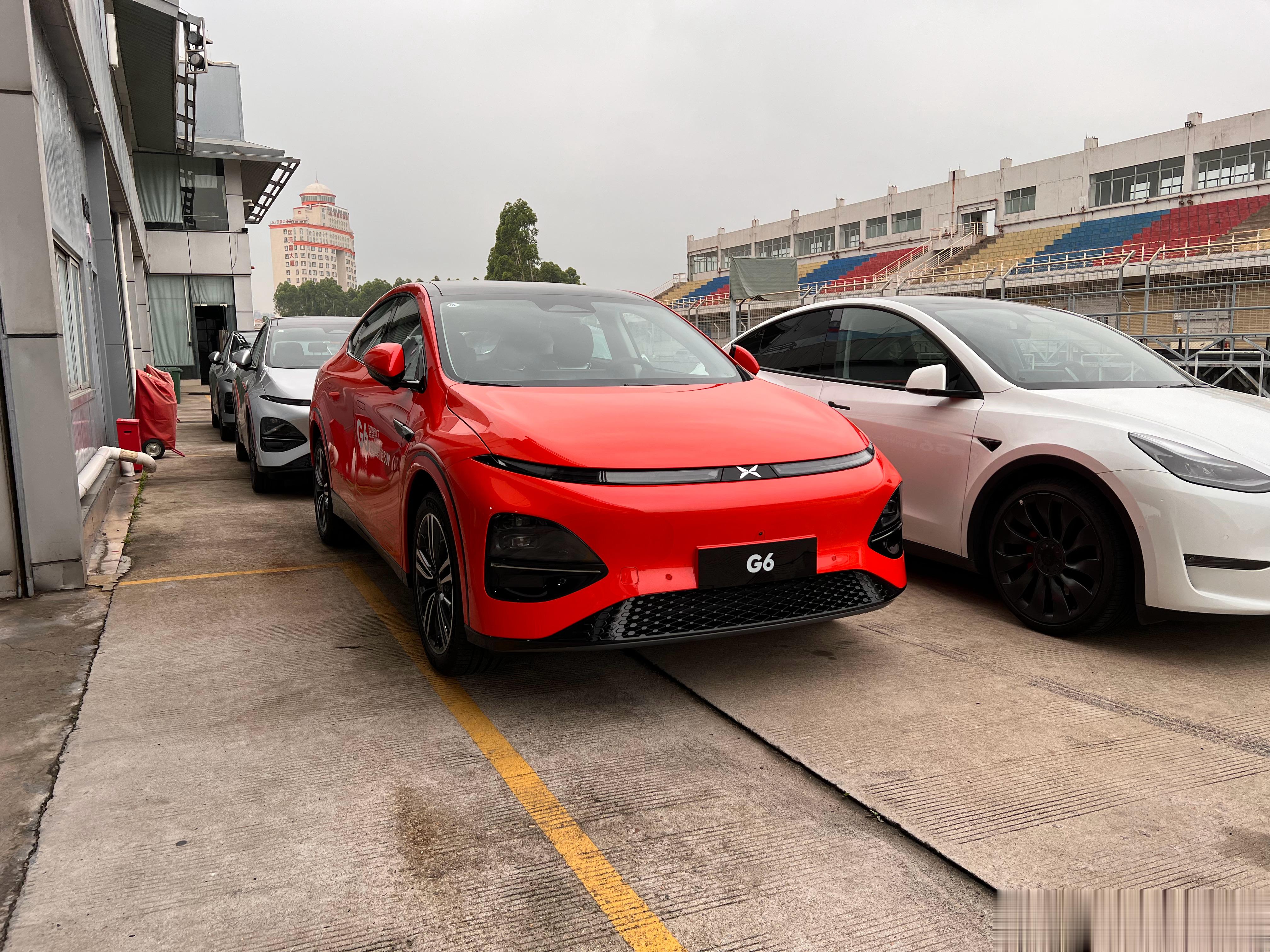 这两天都在试小鹏G6，赛道刷圈和高速/城市NGP，都想知道点什么，赶紧丢给我[来