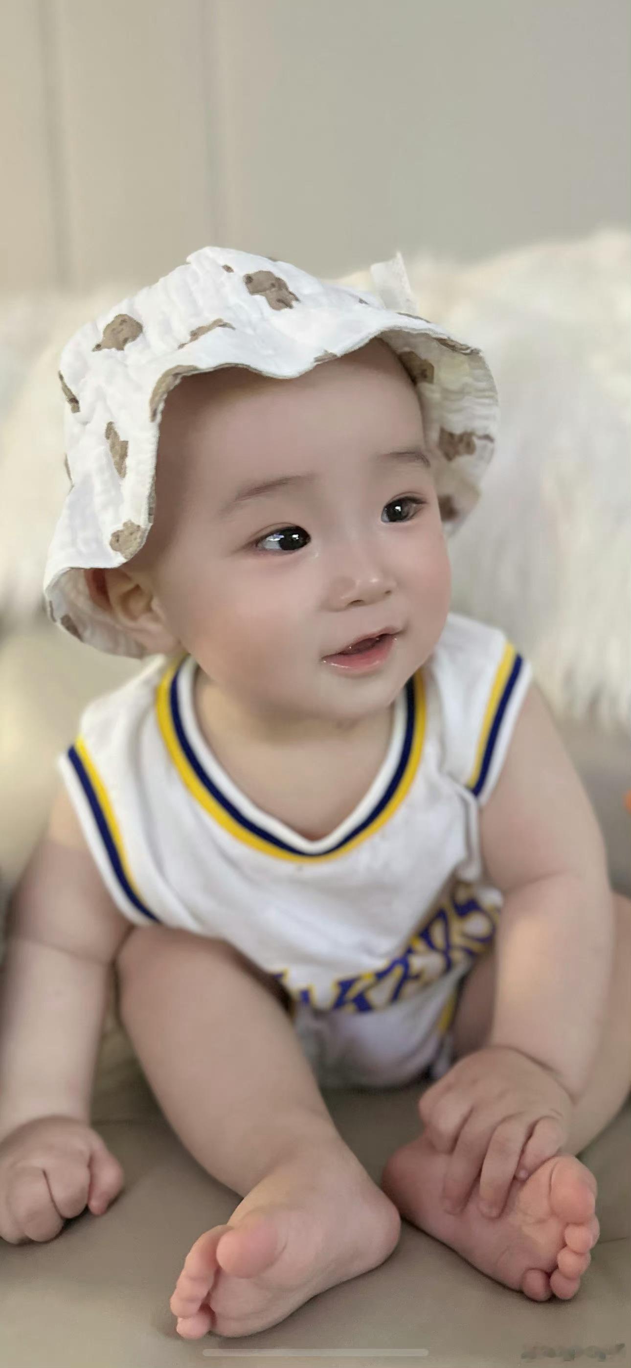 各位观众～那么由于时间的关系呢～宝宝已经这么大了👦#带娃日常# ​​​