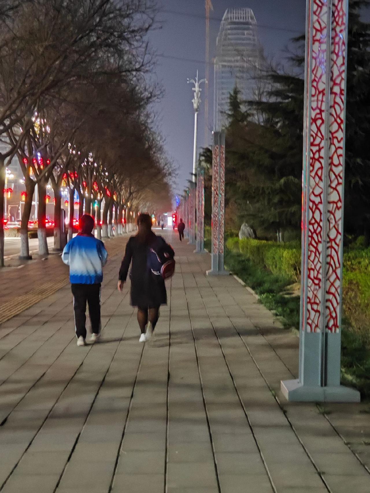 千万别让孩子过早接触网络和手机！否则只能眼睁睁看着孩子的大学梦破碎吗？

那个曾
