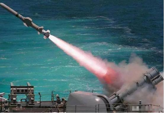 俄罗斯出手了，俄罗斯在没提前打招呼，也未先发通告的情况下，就直接在日本海试射导弹