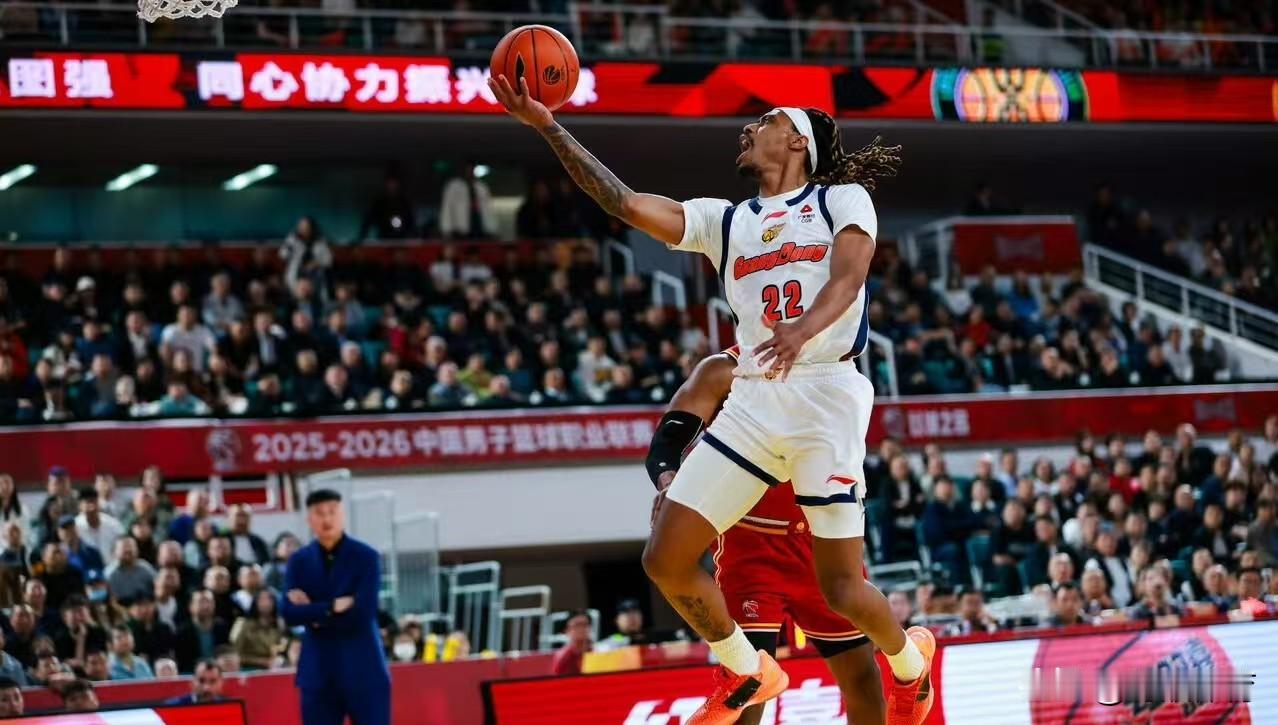 广东除了杰胡兄弟全员“打铁”，麦考尔组织串联能力被高估，徐杰依旧没休息时间

广