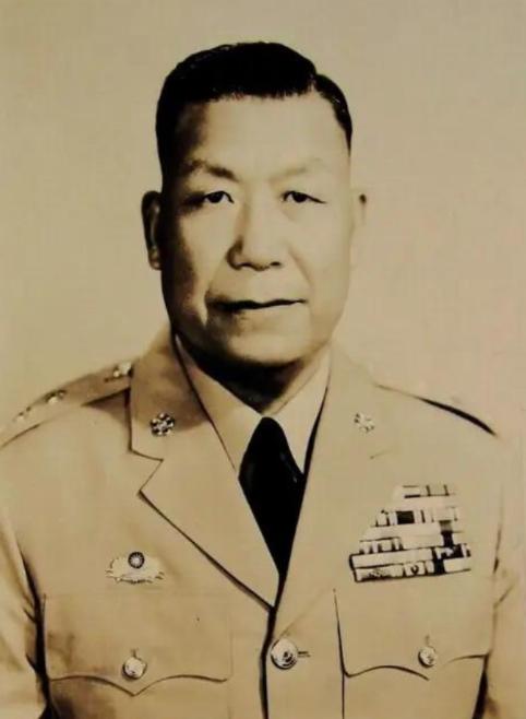 1949年6月1日，蒋介石急电青岛：“所有港口、电厂、纱厂，一律炸毁！”警备司令