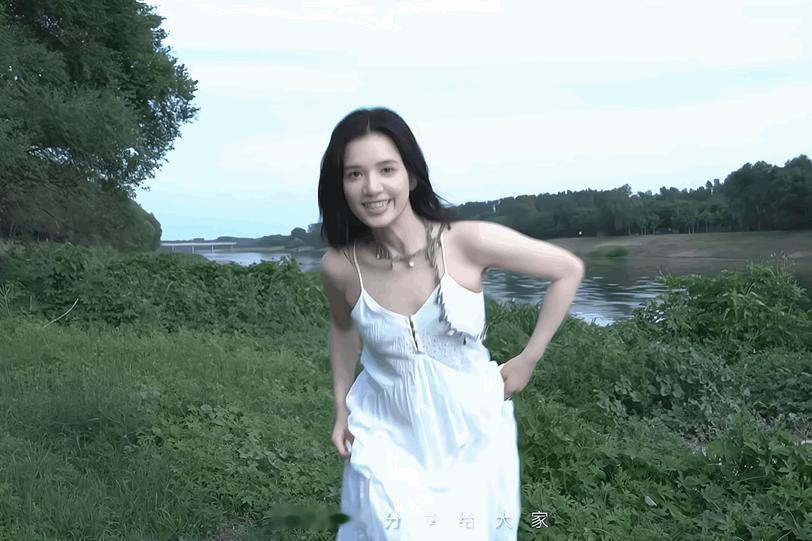 #张婧仪做大表情也不会崩#仪子真的不是混血吗？长相有点东南亚韵味的！很美很特色～