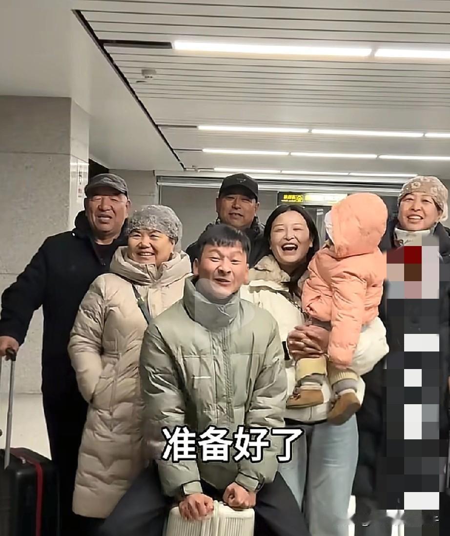 善良的王苗琴琴子，两口子很有爱心哦，这次还带了有残疾的小牧飒和双方的父母一起去了